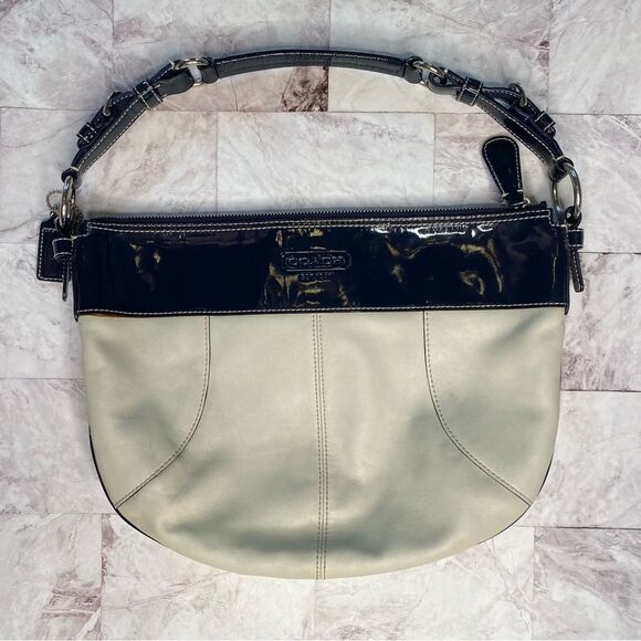 COACH Y2K Era Laura Hobo Style Cream Leather and Navy Patent Trim Handbag - Picture 4 of 16